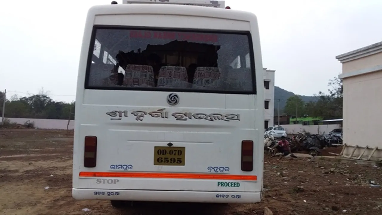  ବରଯାତ୍ରୀ ବସ୍‌ ଧକ୍କାକୁ ନେଇ ମାରପିଟ୍, ୩ ଗିରଫ