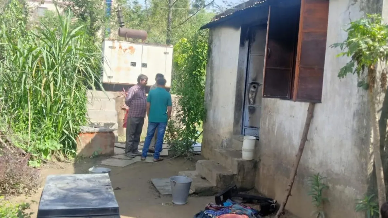  ରାଉରକେଲା: ମୋବାଇଲ୍‌ ଫୋନ୍‌ ଟାଓ୍ଵାର୍‌ରେ ସର୍ଟସର୍କିଟ୍‌ ହୋଇ ଘରେ ଲାଗିଲା ନିଆଁ