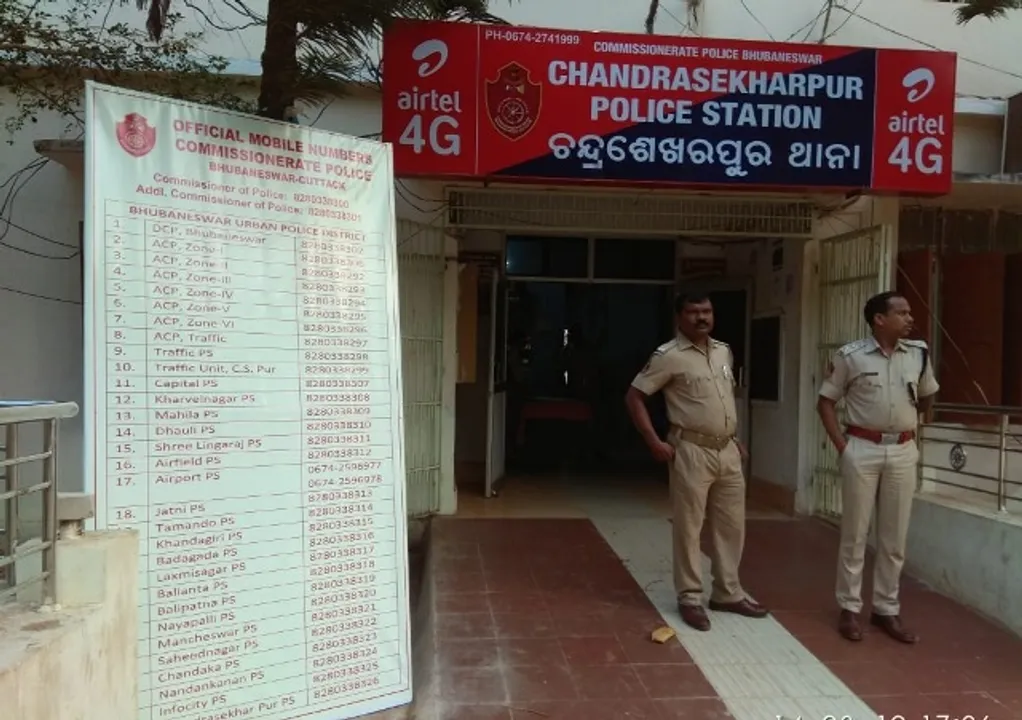  ଥାନାରେ ଲାଗିଲା ଏସିପି ଓ ଇନ୍ସପେକ୍ଟରଙ୍କ ମୋବାଇଲ ନମ୍ବର : ଅଭିଯୋଗକାରୀ ଏଣିକି ସିଧା ସଳଖ କରିବେ ଯୋଗାଯୋଗ