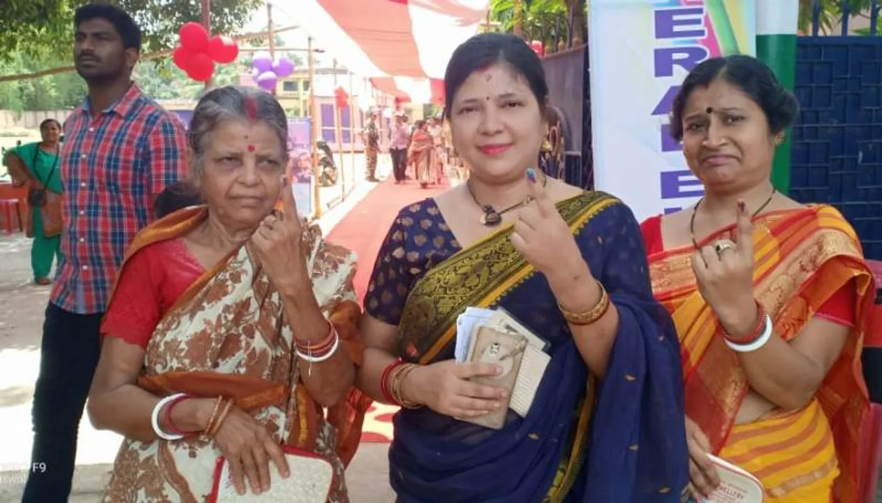 ଚତୁର୍ଥ ପର୍ଯ୍ୟାୟ ମତଦାନ: ରାଜ୍ୟରେ ଅପରାହ୍ଣ ୩ଟା ସୁଦ୍ଧା ୫୩ ପ୍ରତିଶତ ମତଦାନ