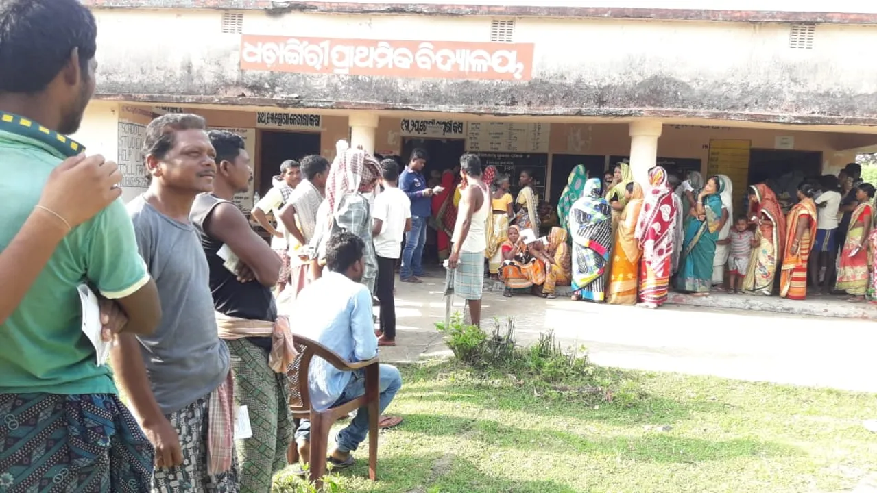  ଇଭିଏମ୍‌ରେ ତ୍ରୁଟି ନାହିଁ, ଅଫିସର ମାନେ ଟ୍ରେଣ୍ଡ ନୁହନ୍ତି: ସେକ୍ଟର ଅଫିସର
