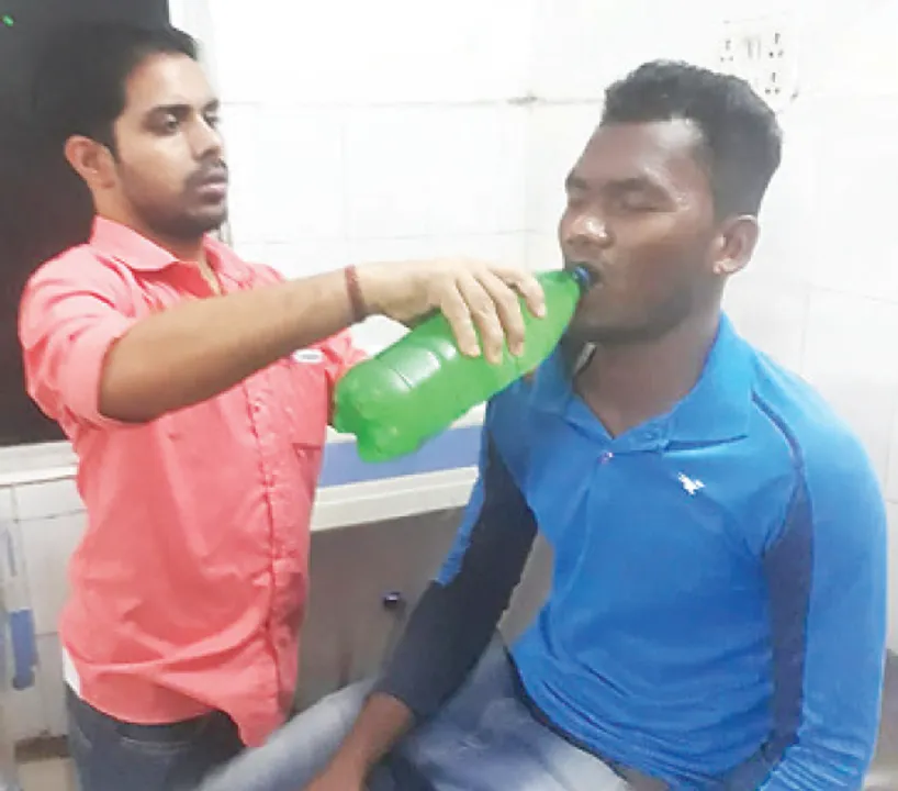  ଦୁଇ ଯୁବକଙ୍କୁ ନିଶା ଦେଇ ଲୁଟିଲେ