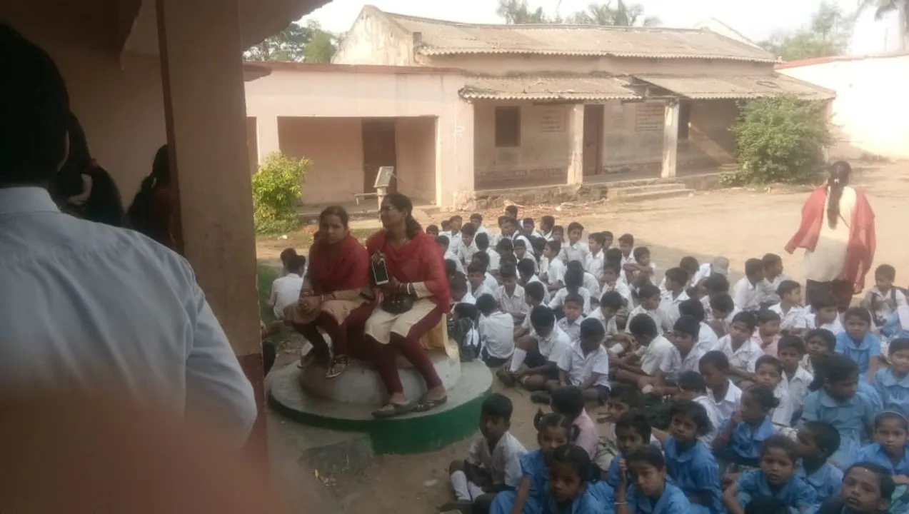  ଗ୍ରାମ୍ୟ ଗୋଷ୍ଠୀ କନ୍ଦଳରେ ବାଦ ପଡ଼ିଲାନି ସରକାରୀ ଉନ୍ନୀତ ଉଚ୍ଚ ବିଦ୍ୟାଳୟ