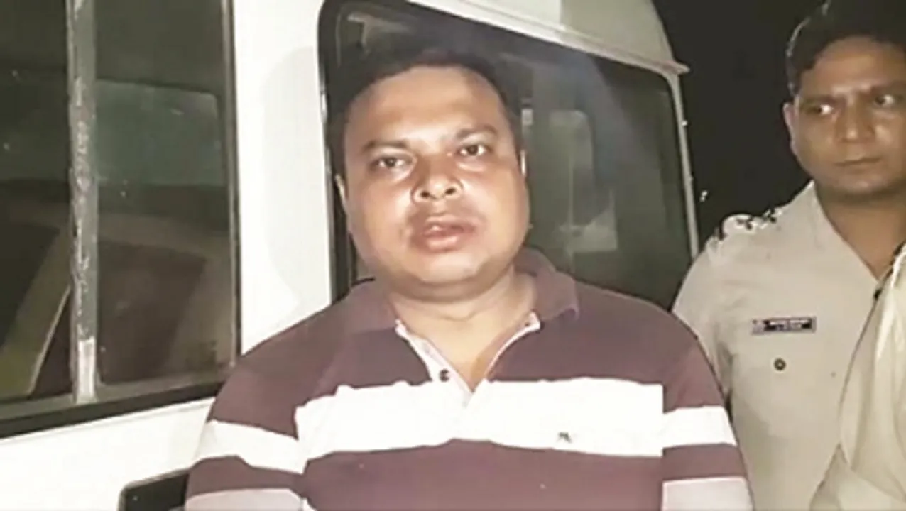  ଷ୍ଟ୍ରଙ୍ଗ୍‌ରୁମ୍ ନିକଟରୁ ସନ୍ଦିଗ୍ଧ ବ୍ୟକ୍ତି ଅଟକ