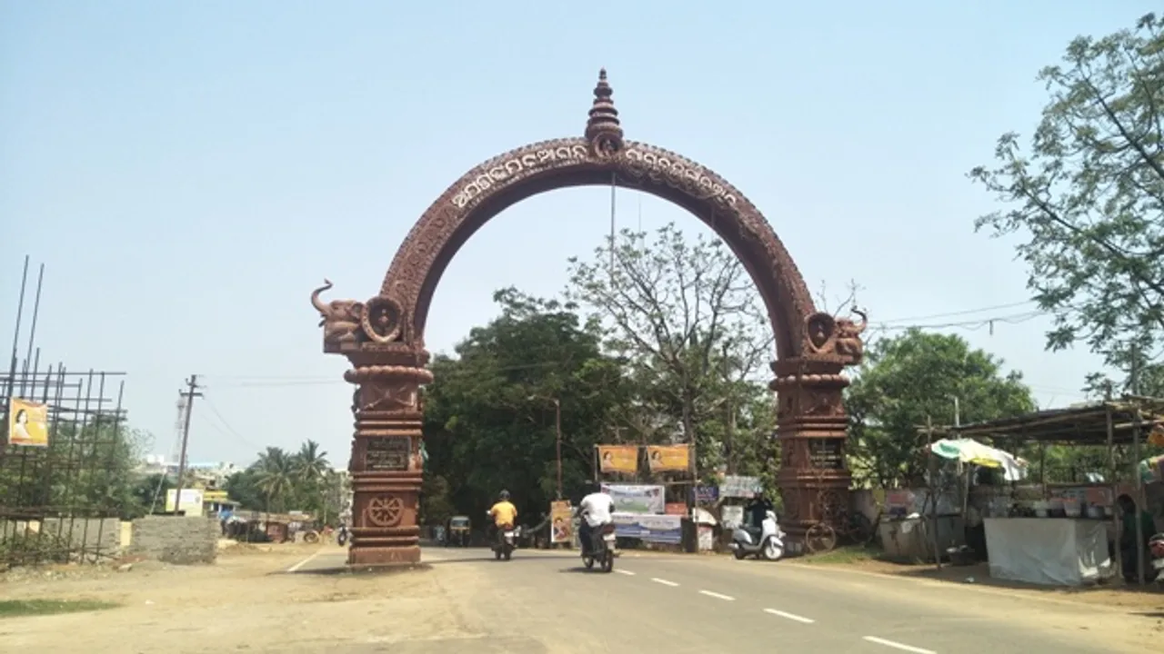  ଭିତ୍ତିପ୍ରସ୍ତରକୁ ବ‌ର୍ଷେ, ଇଟାଖଣ୍ଡେ ପଡ଼ିଲାନି: ପଟିଆ ଓ କଳାରାହାଙ୍ଗ ଆର୍‌ଓବି