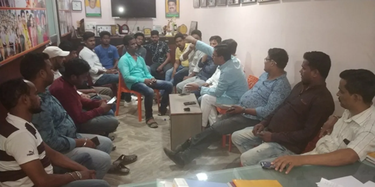  ପ୍ରଚାରରେ ଖରା ବାଧକ : ରାତିରେ ପ୍ରାର୍ଥୀଙ୍କ କାର୍ଯ୍ୟାଳୟରେ ଜମୁଛି ଭିଡ଼