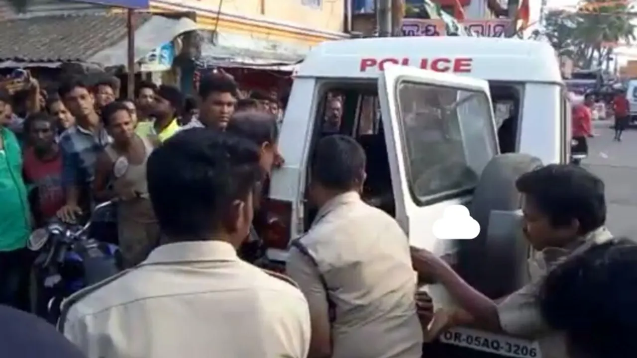  ସୋର: ସ୍ତ୍ରୀର ତଣ୍ଟିକାଟି ହତ୍ୟା କରିବା ପରେ ନିଜ ତଣ୍ଟି କାଟୁଥିବା ବେଳେ ପୁଲିସ ହାତରେ ଧରାପଡ଼ିଲା ସ୍ୱାମୀ