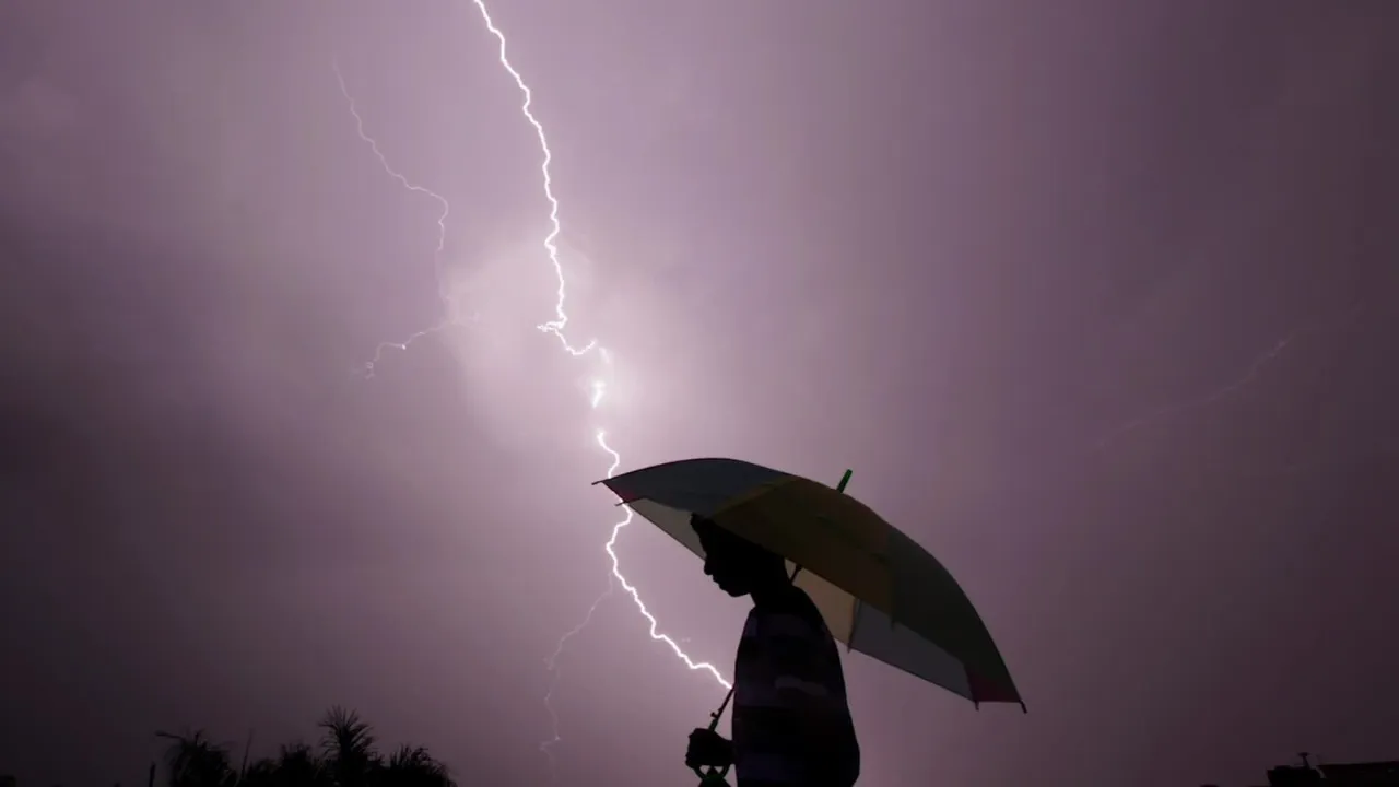  Lightning strikes kill at least 120 in India - CNN
cnn.com 