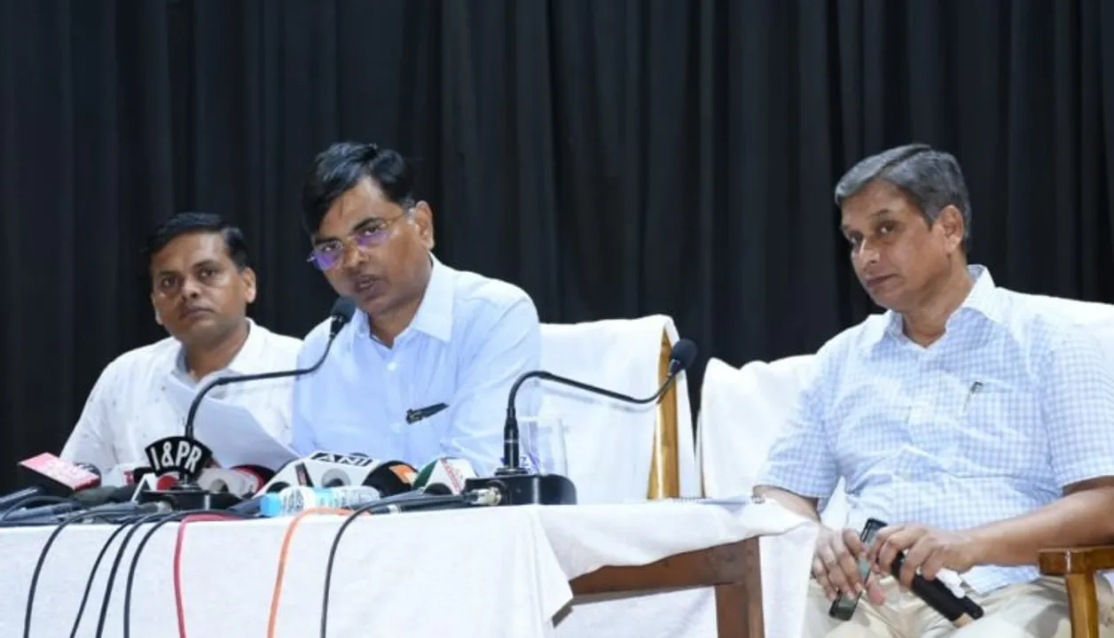  ‘ଫନି’ ମୁକାବିଲା: ଭଦ୍ରକ-କେନ୍ଦ୍ରାପଡ଼ାରେ ଶତ ପ୍ରତିଶତ, ଯାଜପୁର-ଜଗତସିଂହପୁର-କଟକ-ଖୋର୍ଦ୍ଧାରେ ୭୦ ପ୍ରତିଶତ ଜଳ ଯୋଗାଣ