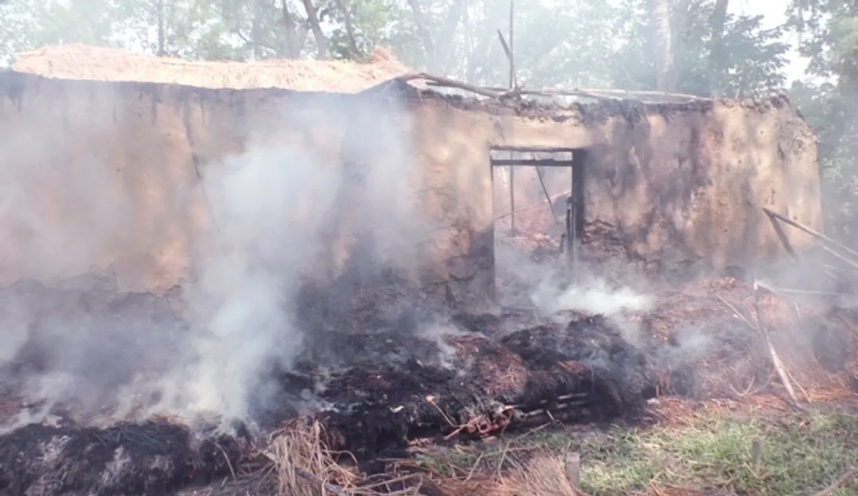  ଅସ୍ଥାୟୀ ଅଙ୍ଗନବାଡ଼ି କେନ୍ଦ୍ରରେ ଅଗ୍ନିକାଣ୍ତ: ଅଳ୍ପକେ ବର୍ତ୍ତିଲେ ୧୨ଶିଶୁ