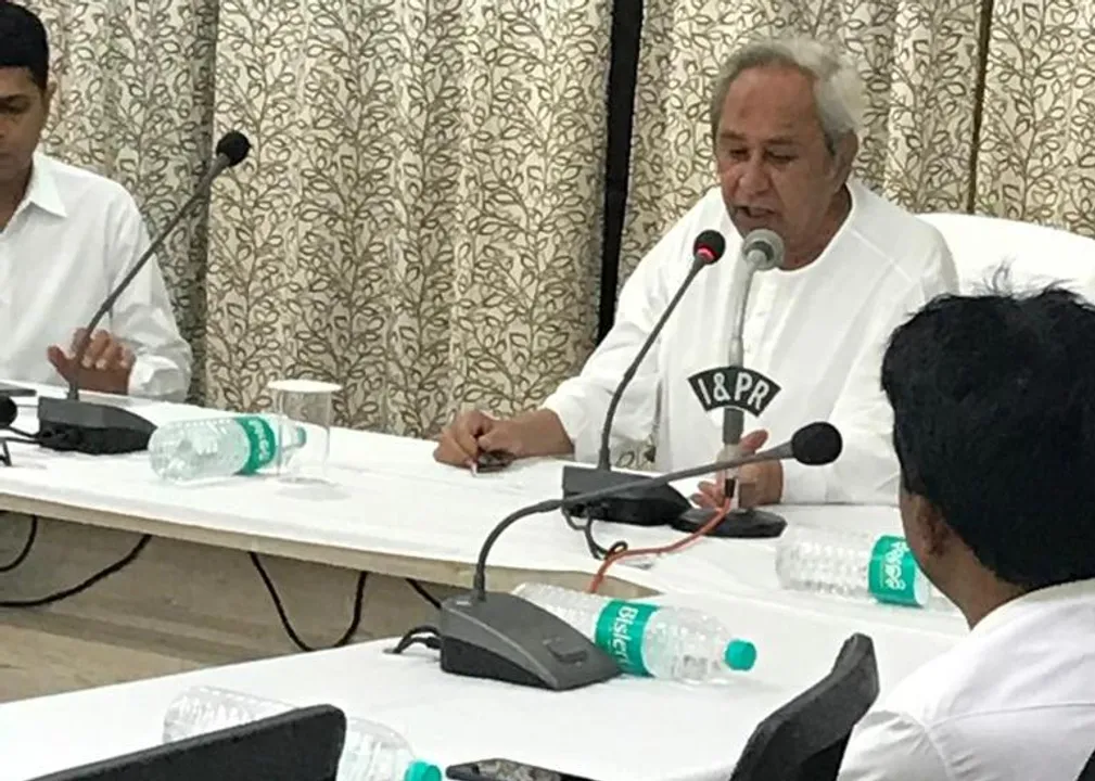  ପୁରୀ ପାଇଁ ନବୀନଙ୍କ ପ୍ୟାକେଜ୍‌ ଘୋଷଣା: ପ୍ରତି ପରିବାରକୁ ୫୦ କିଲୋ ଚାଉଳ, ପ୍ରତି ୧୦ ଦିନରେ ଅଢ଼େଇ ଲିଟର କିରାସିନି ମାଗଣା