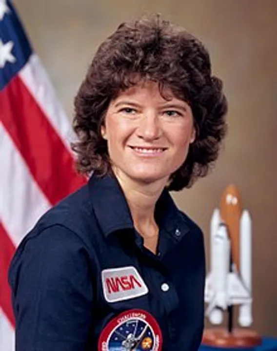  en.wikipedia.org/wiki/Sally_Ride 