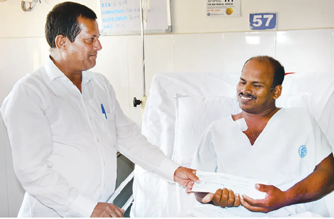  ଫନିରେ ସେବାକରି ଗୋଡ଼ ହରାଇଲେ ଲକ୍ଷ୍ମୀଧର, ସହାୟତାର ହାତ ବଢ଼ାଇଲେ ସାଂସଦ ଅଚ୍ୟୁତ ସାମନ୍ତ
