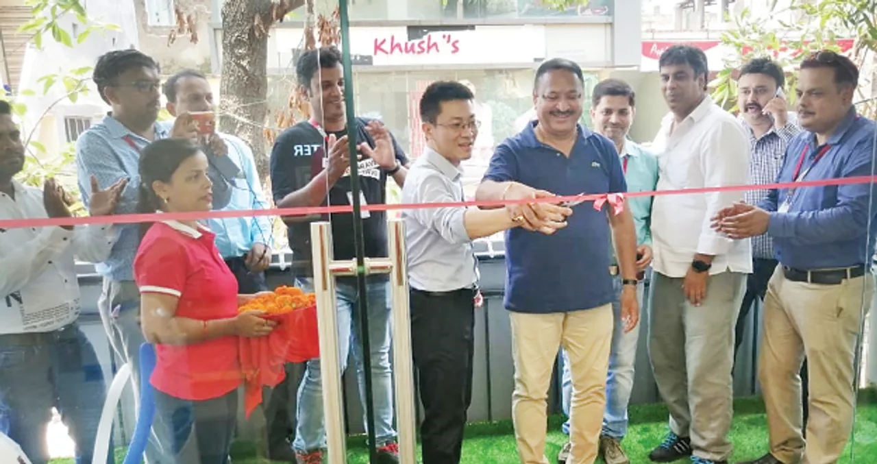  ହୁଆୱେ ଅନର୍‌ ସର୍ଭିସ୍‌ କେନ୍ଦ୍ର ଲୋକାର୍ପିତ