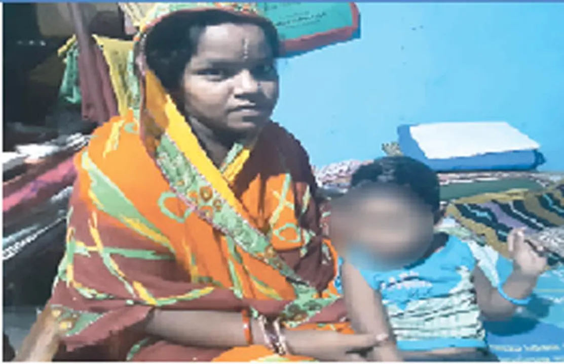  ଭିନ୍ନକ୍ଷମ ଶିଶୁକନ୍ୟାକୁ ନେଇ ଚିନ୍ତାରେ ବାପା ମା’