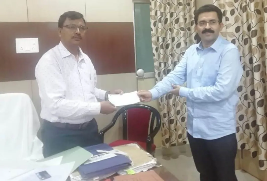  କୋରାପୁଟ: ମୁଖ୍ୟମନ୍ତ୍ରୀଙ୍କ ରିଲିଫ ପାଣ୍ଠିକୁ ୫୦,୦୦୦ ଟଙ୍କା ଦେଲେ ସ୍ଥାନୀୟ ଘରୋଇ କମ୍ପାନିର ପରିଚାଳନା ନିର୍ଦ୍ଦେଶକ