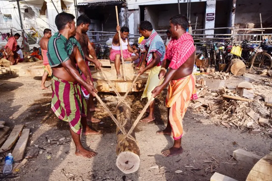  ପୁରୀ : ରଥଖଳାରେ ଆଗେଇ ଚାଲିଛି ରଥକାମ