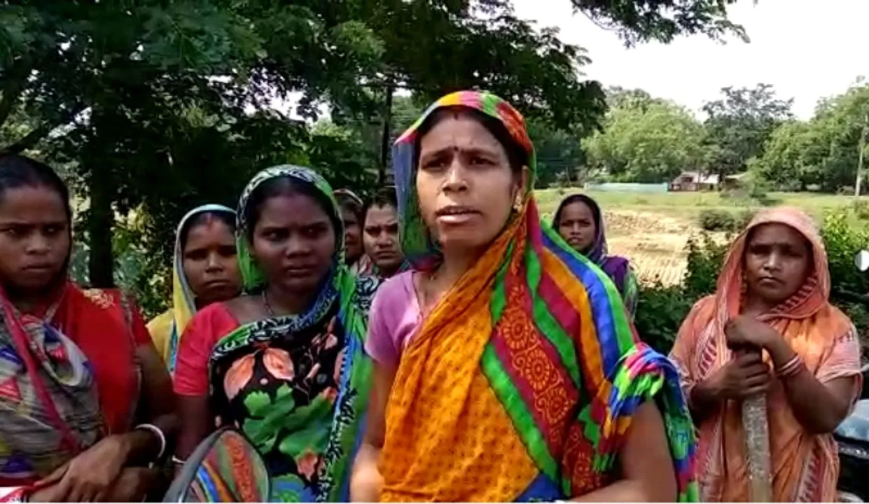  ବାଲେଶ୍ୱର: ମଦ ବିକ୍ରିକୁ ବିରୋଧ, ହୋଟେଲ ମାଲିକଙ୍କୁ ନିସ୍ତୁକ ପିଟିଲେ ସ୍ୱୟଂ ସହାୟକ ଗୋଷ୍ଠୀର ମହିଳା