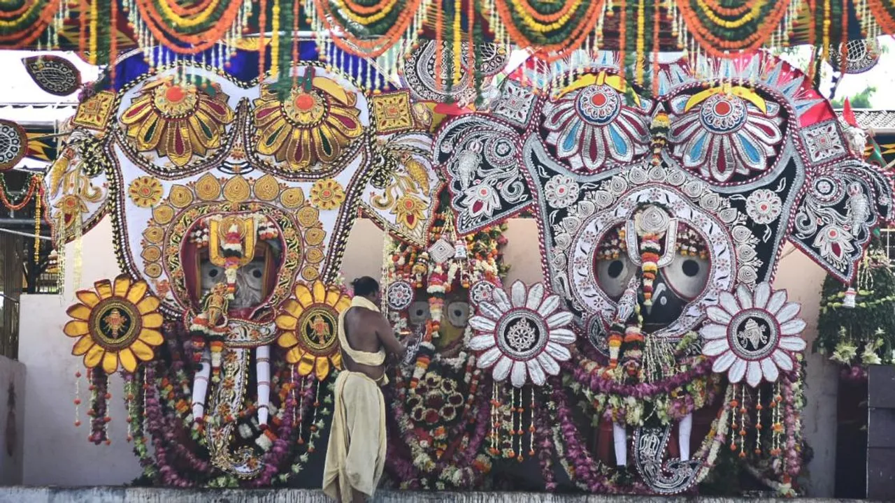  ଗଜ ବେଶରେ ଦର୍ଶନ ଦେଉଛନ୍ତି ଶ୍ରୀଜିଉ, ସଂଧ୍ୟା ୭.୩୦ରୁ ୯.୩୦ ପର୍ଯ୍ୟନ୍ତ ଚାଲିବ ସାହାଣମେଲା ଦର୍ଶନ