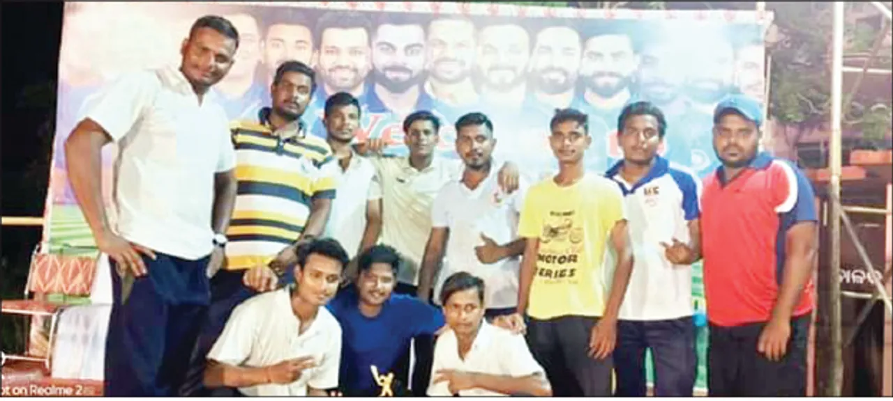  ଏଲସିସି କପ୍‌ କ୍ରିକେଟ୍‌: ଲକ୍ଷ୍ମୀସାଗରକୁ ଯୁଗଳ ଟ୍ରଫି