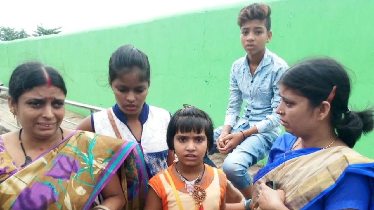  ବନ୍ତଛକ ବସ୍‌ଷ୍ଟାଣ୍ଡ୍‌ରେ ମହିଳାଙ୍କ ଠାରୁ ସୁନା ଚେନ୍‌ ଛଡ଼ାଇ ନେଲା ବାଇକ୍‌ ଆରୋହୀ ଦୁର୍ବୃତ୍ତ