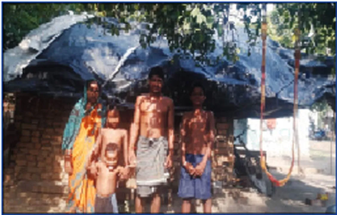  କାହା ପାଇଁ ସରକାରୀ ଆବାସ?  ପଲିଥିନ ତଳେ ବିତୁଛି ଦିନ