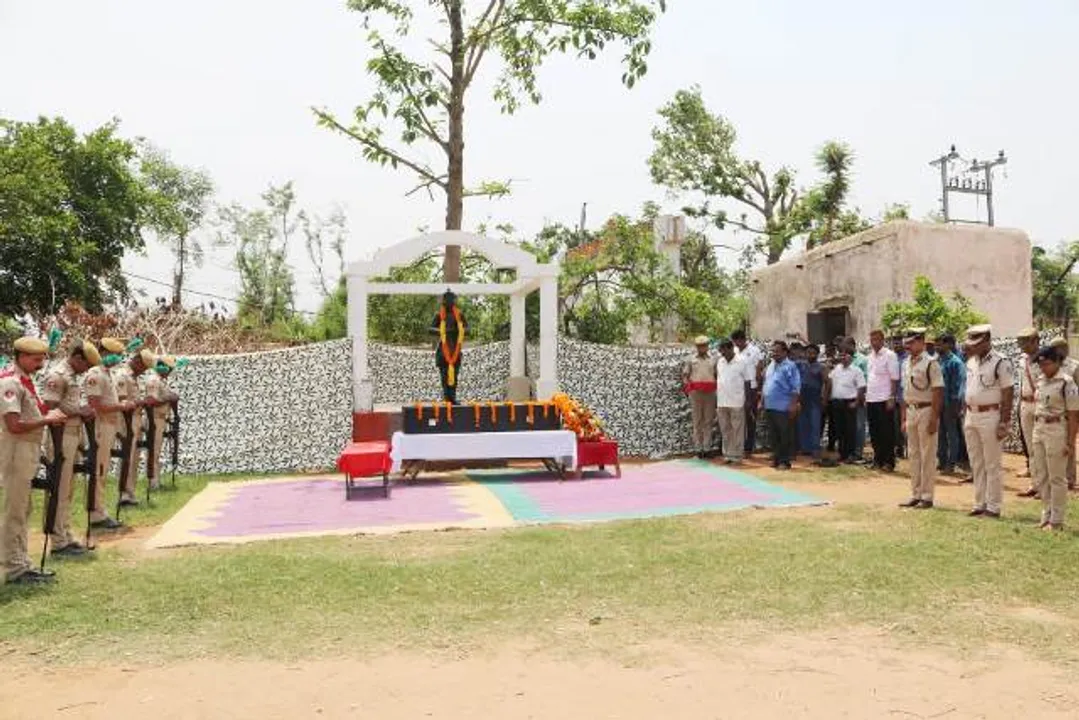  ମୃତ କନଷ୍ଟେବଲ୍‌ଙ୍କୁ ଗାର୍ଡ ଅଫ୍ ଅନର୍‌, ୫୦ ହଜାର ଟଙ୍କା ଆର୍ଥିକ ଅନୁକମ୍ପା