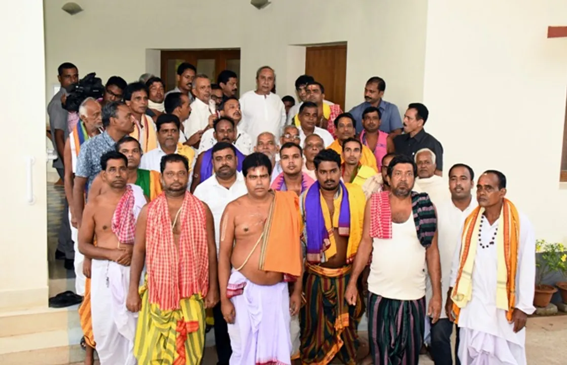  ମୁଖ୍ୟମନ୍ତ୍ରୀଙ୍କୁ ଭେଟିଲେ ବଳଦେବଜୀଉ ମନ୍ଦିର ସେବାୟତ
