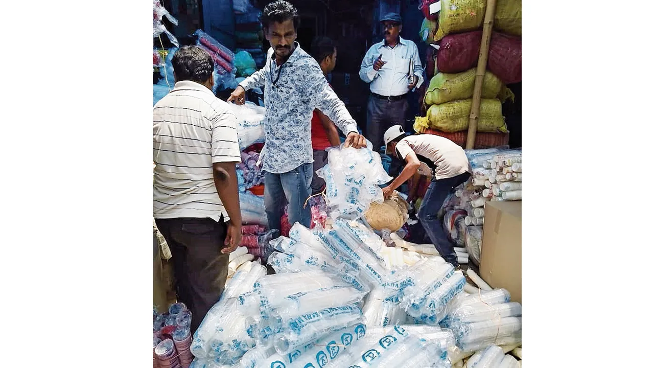  ୟୁନିଟ୍‌-୧ ହାଟରେ ଚଢ଼ଉ, ୮୦ କେଜି ପଲିଥିନ୍‌ ଜବତ