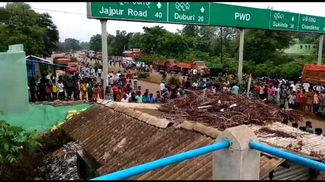  ଟ୍ରକ ମାଲିକଙ୍କୁ ହତ୍ୟା ପ୍ରତିବାଦରେ ଲୋକଙ୍କ ରାସ୍ତା ଅବରୋଧ