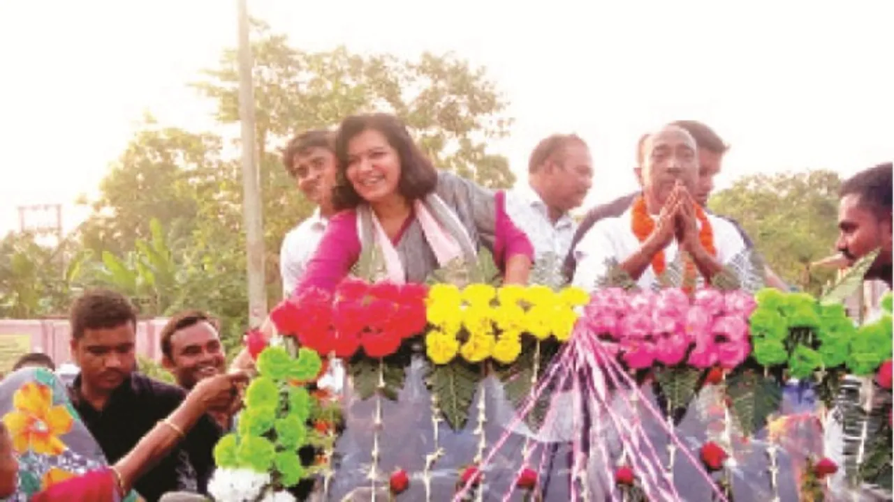  ପାଟକୁରାରେ ଅପରାଜିତା ଓ ବିଜୟଙ୍କ ରୋଡ ସୋ’