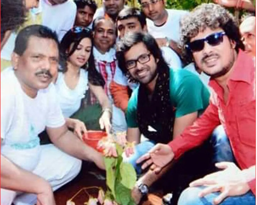  ‘ଗଛ ଲଗାଅ, ପୃଥିବୀ ବଞ୍ଚାଅ’ ଅଭିଯାନ