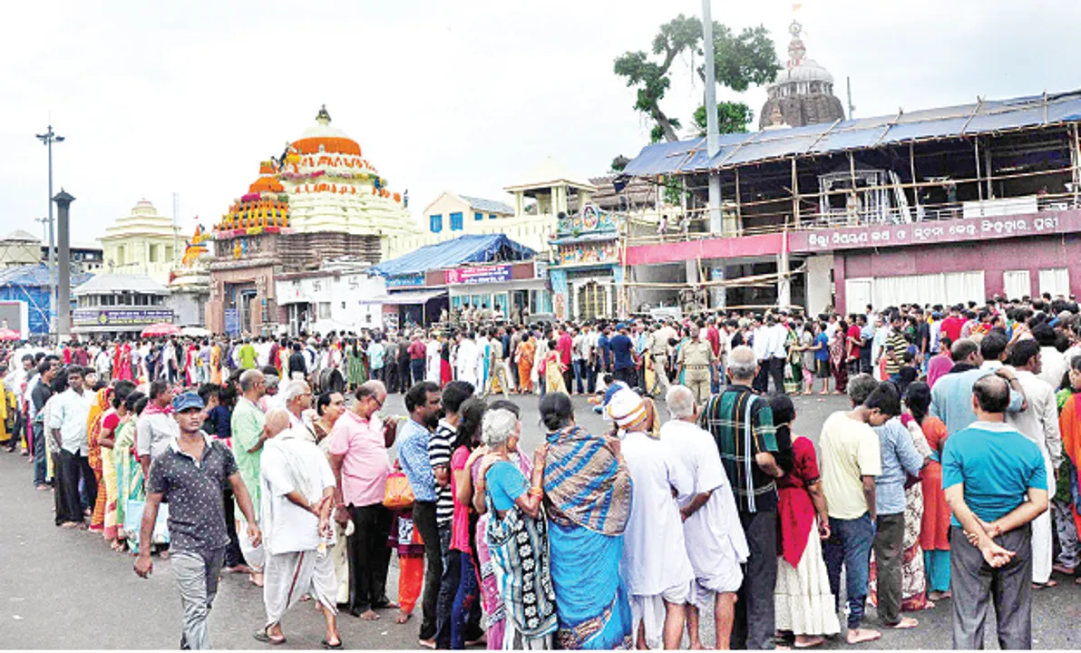 ମହାପ୍ରଭୁଙ୍କ ନବଯୌବନ, ବର୍ଷା ସତ୍ତ୍ବେ ଦର୍ଶନ କଲେ ଲକ୍ଷାଧିକ ଶ୍ରଦ୍ଧାଳୁ