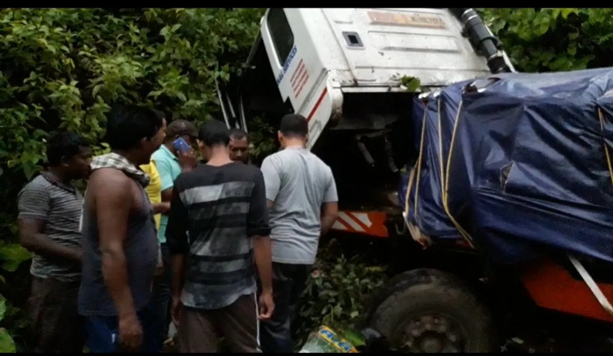  ମୟୂରଭଂଜ: ଦ୍ୱାରଶୁଣୀ ଘାଟିରେ ପୁଣି ଦୁର୍ଘଟଣା, ଟ୍ରକ ତଳେ ଚାପି ହୋଇଗଲେ ଚାଳକ