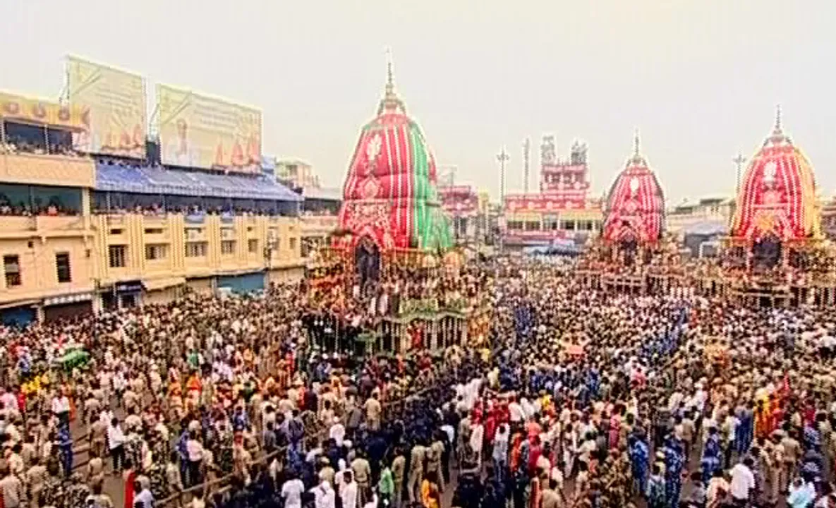  ପୁରୀ: ସିଂହଦ୍ୱାର ସମ୍ମୁଖରେ ତାଳଧ୍ୱଜ-ଦର୍ପଦଳନ, ନନ୍ଦିଘୋଷରେ ଆସୁଛନ୍ତି ଶ୍ରୀଜଗନ୍ନାଥ
