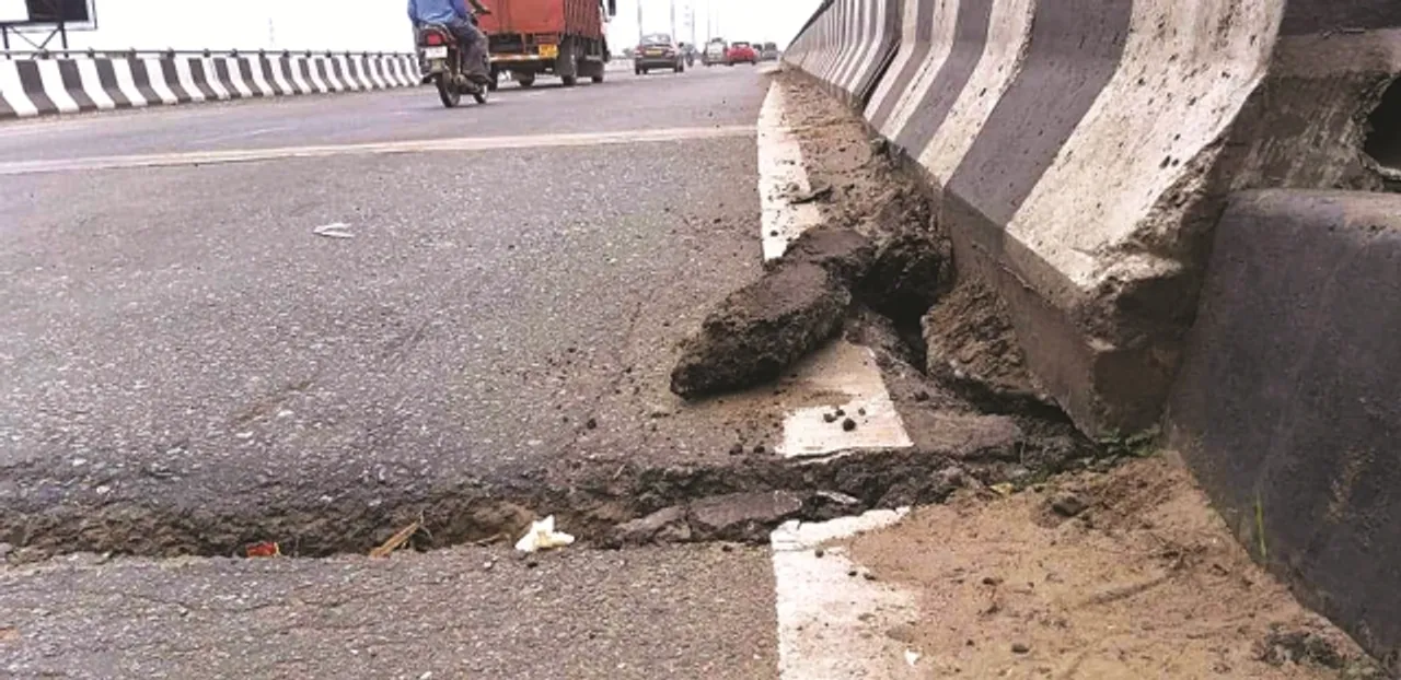  କାଠଯୋଡ଼ି ଆପ୍ରୋଚ ରୋଡ଼ ଦବିଲା