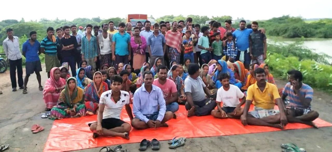  ଭଦ୍ରକରେ ପୁଣି ମଦମୃତ୍ୟୁ : ଚାଲିଗଲା ଯୁବକଙ୍କ ଜୀବନ, କ୍ଷତିପୂରଣ ଓ ନିଶା କାରବାର ବନ୍ଦ ଦାବିରେ ରାସ୍ତାରୋକ
