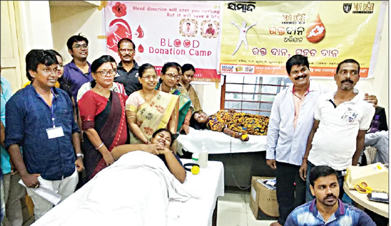  ରକ୍ତଦାନ କରି ଗିରିଜା, ଚନ୍ଦ୍ରାଂଶୁଙ୍କୁ ଶ୍ରଦ୍ଧାଞ୍ଜଳି