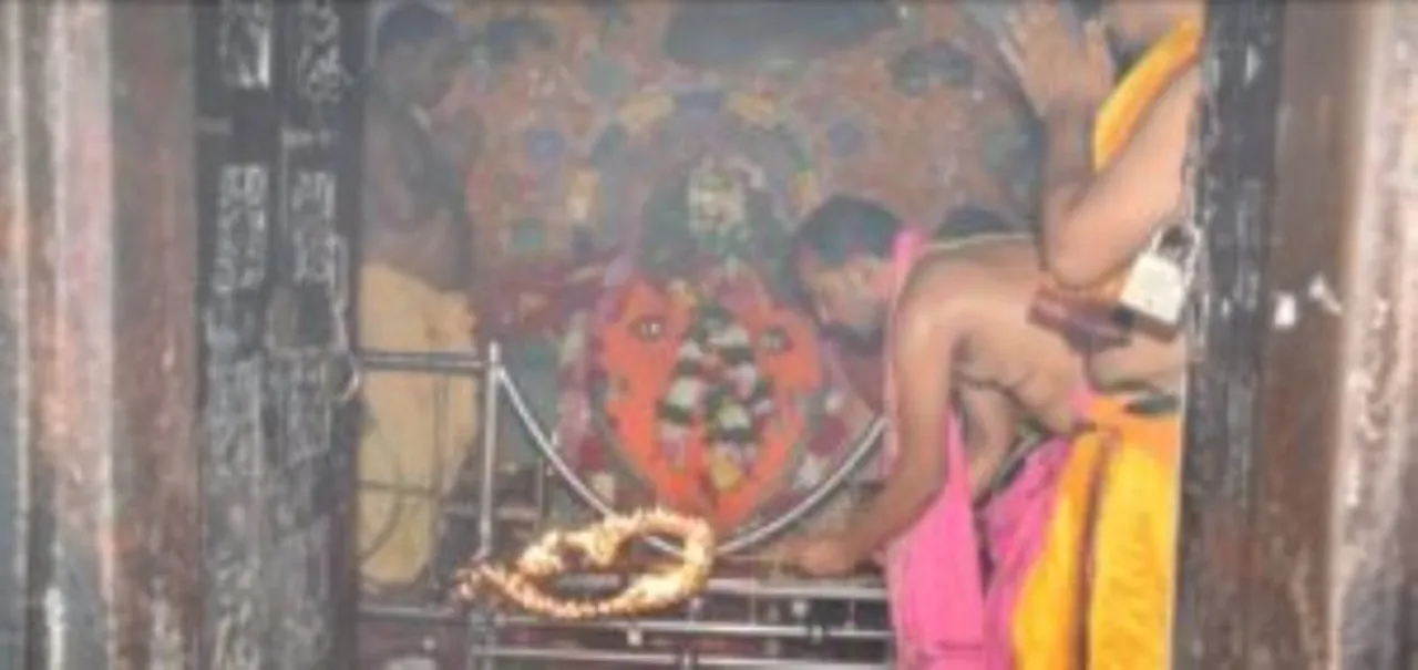  ମା’ ସମଲେଶ୍ୱରୀଙ୍କ ନିକଟରେ ନବାନ୍ନ ଲାଗି ହେଲା, ମହାଆଳତୀ ପରେ ସର୍ବସାଧାରଣଙ୍କ ଦର୍ଶନ ଲାଗି ମନ୍ଦିର ଖୋଲିଲା
