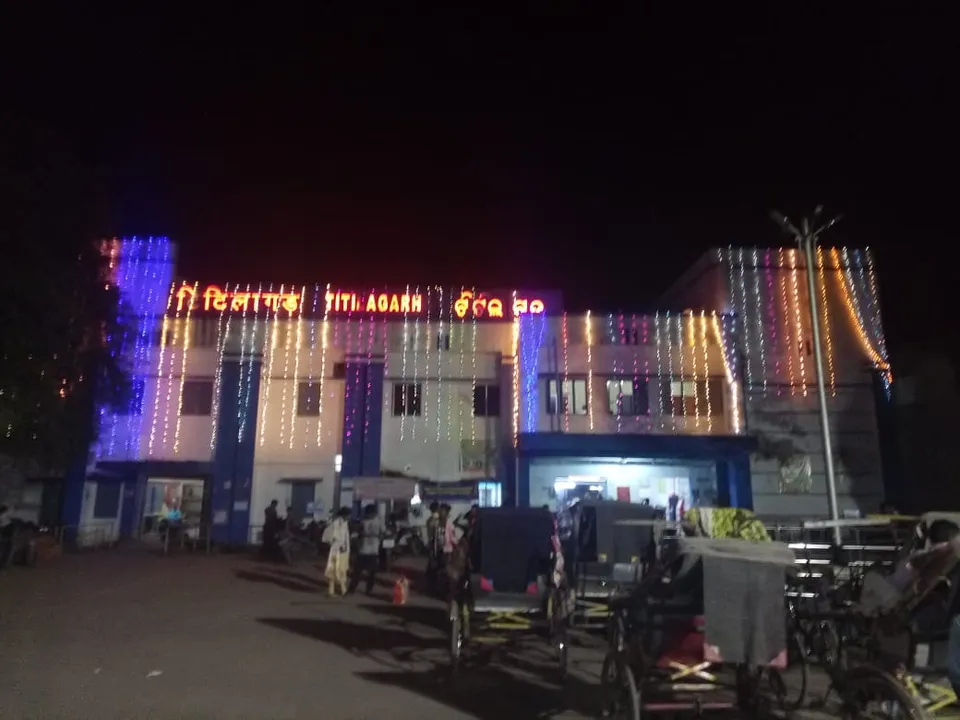  ଟିଟିଲାଗଡ଼ ଷ୍ଟେସନରେ ଅହମଦାବାଦ-ପୁରୀ ଏକ୍ସପ୍ରେସ୍‌ ଟ୍ରେନରୁ ୨ ମୃତଦେହ ଉଦ୍ଧାର