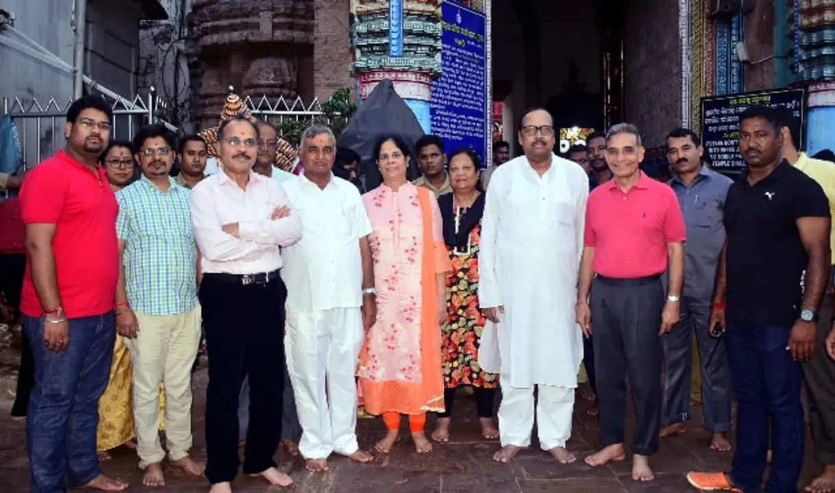  ପବ୍ଲିକ୍‌ ଆକାଉଣ୍ଟସ୍ କମିଟିର ଶ୍ରୀମନ୍ଦିର ପରିଦର୍ଶନ