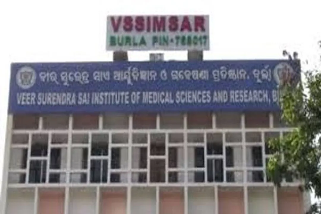  ଭିମସାର ରୋଗୀ ପରିଜନ ମାଡ଼ପିଟ ମାମଲା: ନର୍ସିଂହୋମ ସିସିଟିଭି ଫୁଟେଜରୁ ମିଳିଛି ପ୍ରମାଣ-ଗିରଫ ହେବେ କି ଡାକ୍ତର ଏବଂ ଡାକ୍ତରୀ ଛାତ୍ର?