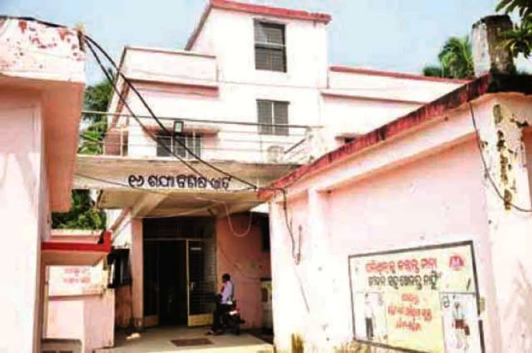  ଚନ୍ଦନପୁର ଗୋଷ୍ଠୀ ସ୍ୱାସ୍ଥ୍ୟକେନ୍ଦ୍ରରେ ଅବ୍ୟବସ୍ଥା : ନବକଳେବର ଠାରୁ ୧୬ ଶଯ୍ୟା ବିଶିଷ୍ଟ ୱାର୍ଡରେ ତାଲା, ରୋଗୀ ସେବା ଗୃହ ପାଲଟିଛି ଷ୍ଟୋର୍‌ରୁମ
