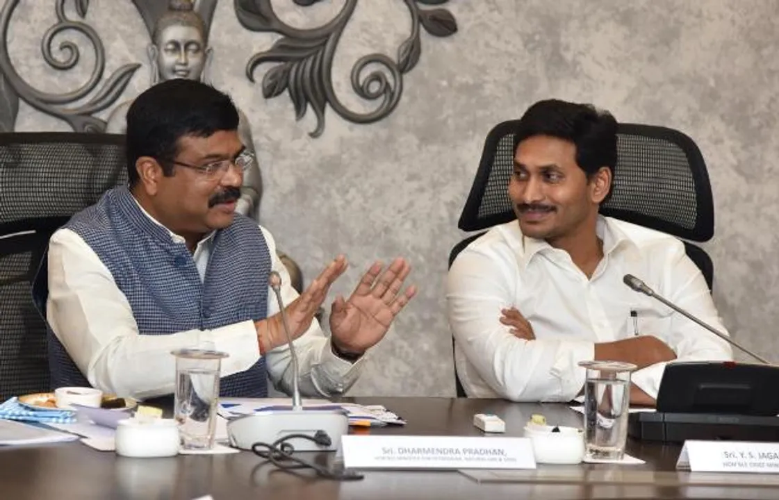  ଆନ୍ଧ୍ରପ୍ରଦେଶ ଗସ୍ତରେ କେନ୍ଦ୍ରମନ୍ତ୍ରୀ ଧର୍ମେନ୍ଦ୍ର ପ୍ରଧାନ : ତୈଳ ଓ ଗ୍ୟାସ ପ୍ରକଳ୍ପରେ ହେବ ବିପୁଳ ପୁଞ୍ଜିନିବେଶ