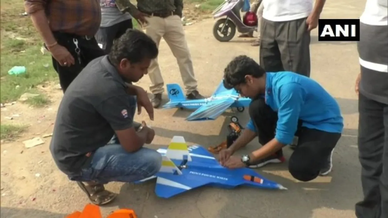  ପରୀକ୍ଷାରେ ସବୁ ବିଷୟରେ ଫେଲ ହୋଇ ବି ଉଡ଼ାଇଲେ ବିମାନ !