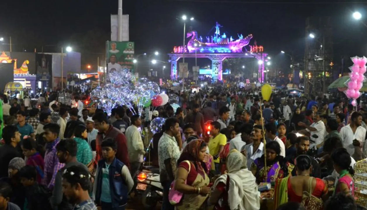  ଟ୍ବିଟ୍‌ କରି ଜଣାଇଲା କମିସନରେଟ୍‌ ପୁଲିସ୍‌, ବାଲିଯାତ୍ରାରେ ଗାଡ଼ି ପାର୍କିଂ ପାଇଁ ଜାଗା ନାହିଁ