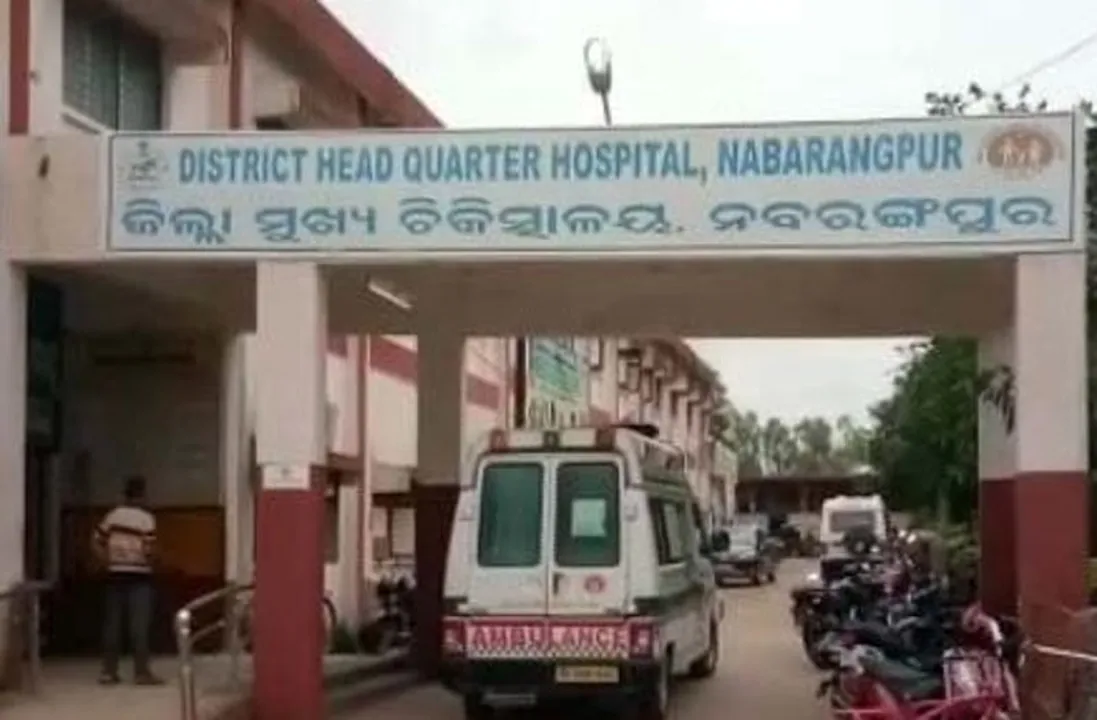  ଲାଞ୍ଚ ନେବାବେଳେ ଧରାପଡ଼ିଲେ ନବରଙ୍ଗପୁର ଜିଲା ମୁଖ୍ୟ ଚିକିତ୍ସାଳୟର ହାଉସକିପିଂ ସୁପରଭାଇଜର