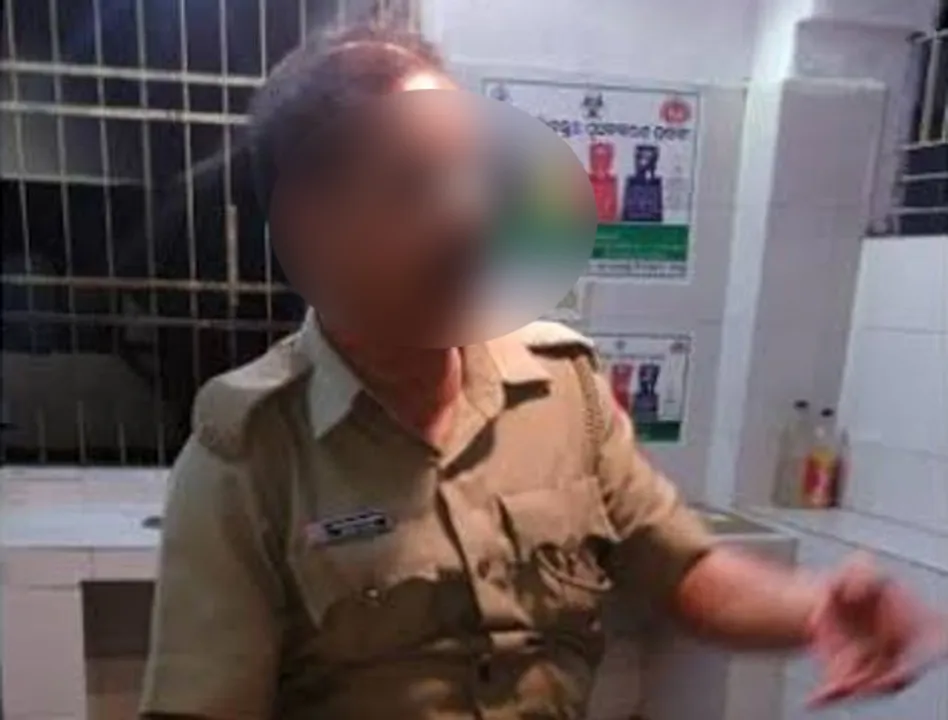  ଯୁବକର ଆକ୍ରମଣରେ ୩ ପୁଲିସ ଅଧିକାରୀ ଆହତ
