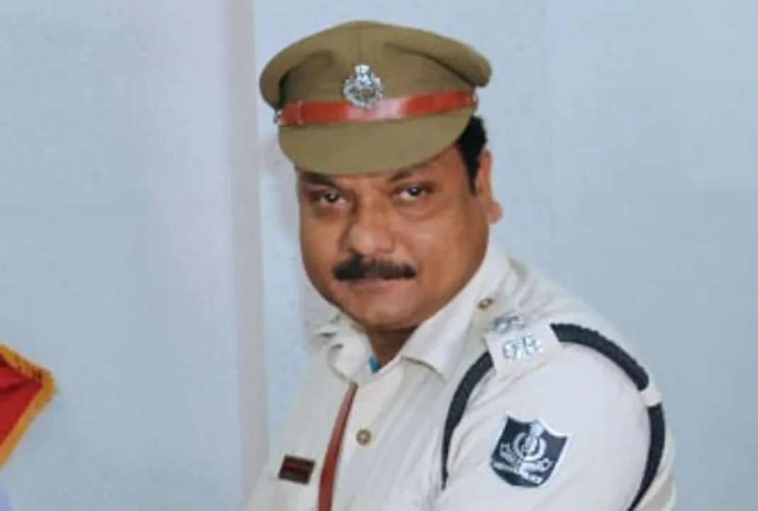 ବେଆଇନ ଖାଦାନ କାରବାର ଅଭିଯୋଗରେ ଖୋର୍ଦ୍ଧା  ସଦର ଥାନାର ପୂର୍ବତନ ଇନ୍‌ସପେକ୍ଟର ବିକ୍ରମ ଜେନା ନିଲମ୍ବିତ