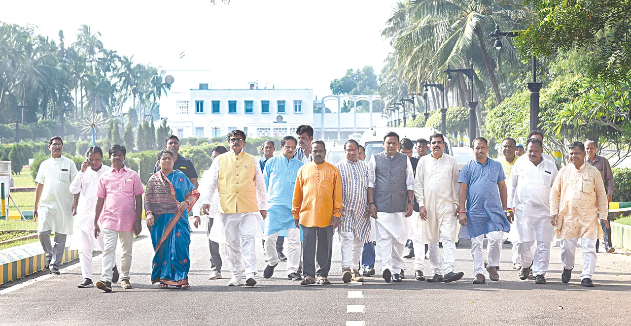  ଗୃହକୁ ଫେରିଲେ ବିଜେପି ବିଧାୟକ
